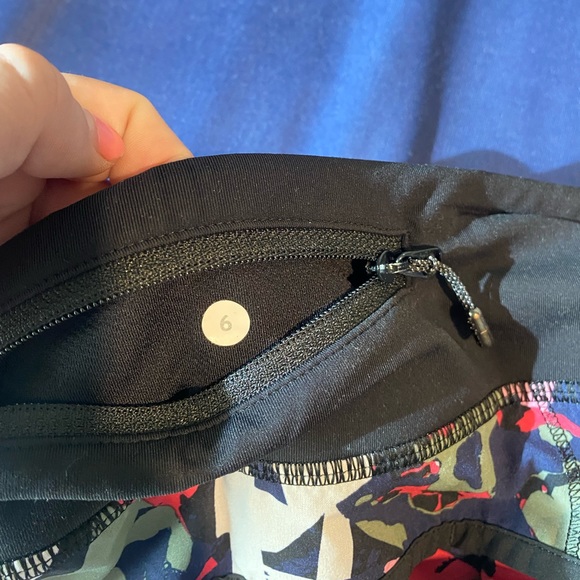 Lulu lemon shorts (size 6) - Picture 4 of 4